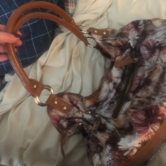 Cute charming Charlie purse - Picture 2 of 2